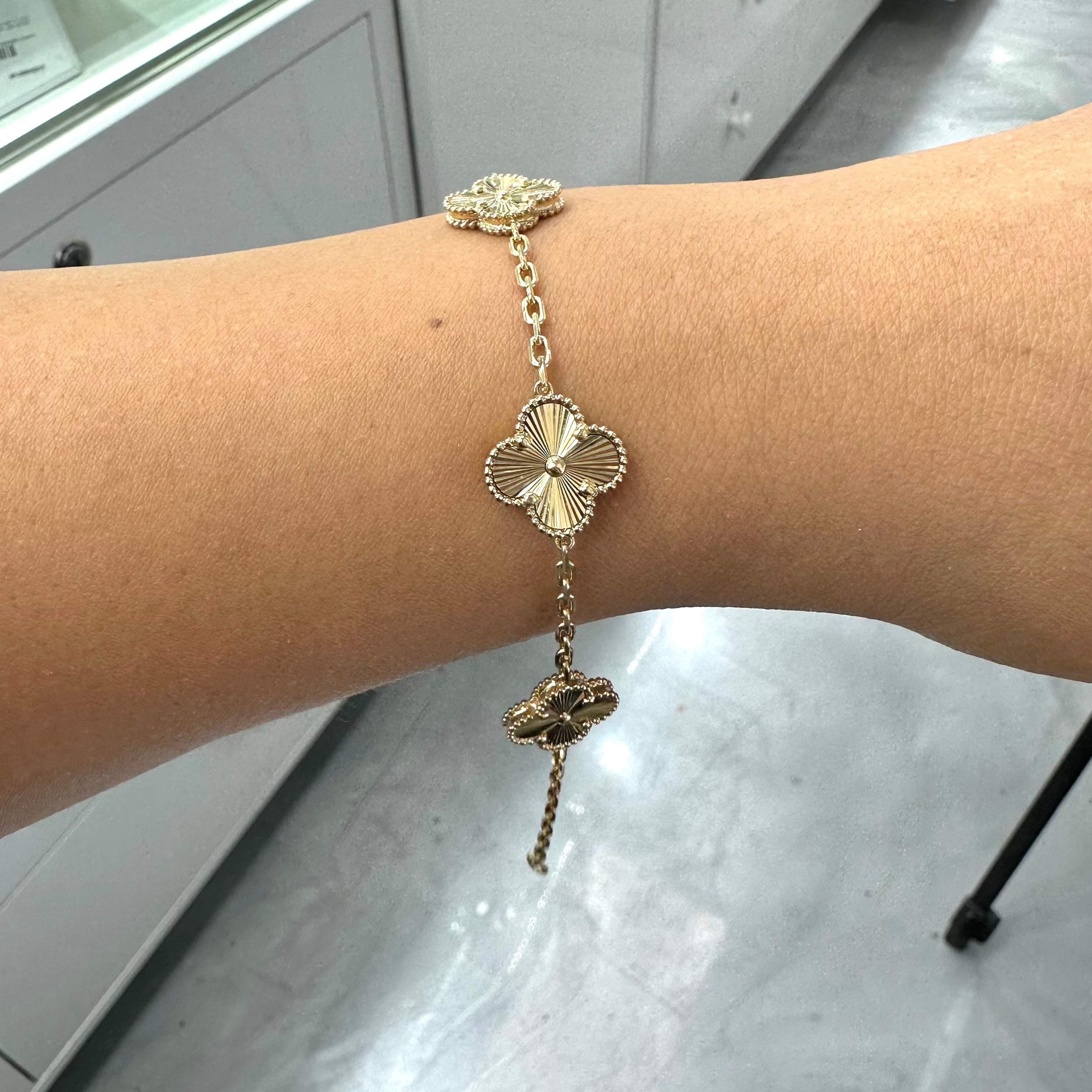 Large Clover 18K Yellow Gold Bracelet