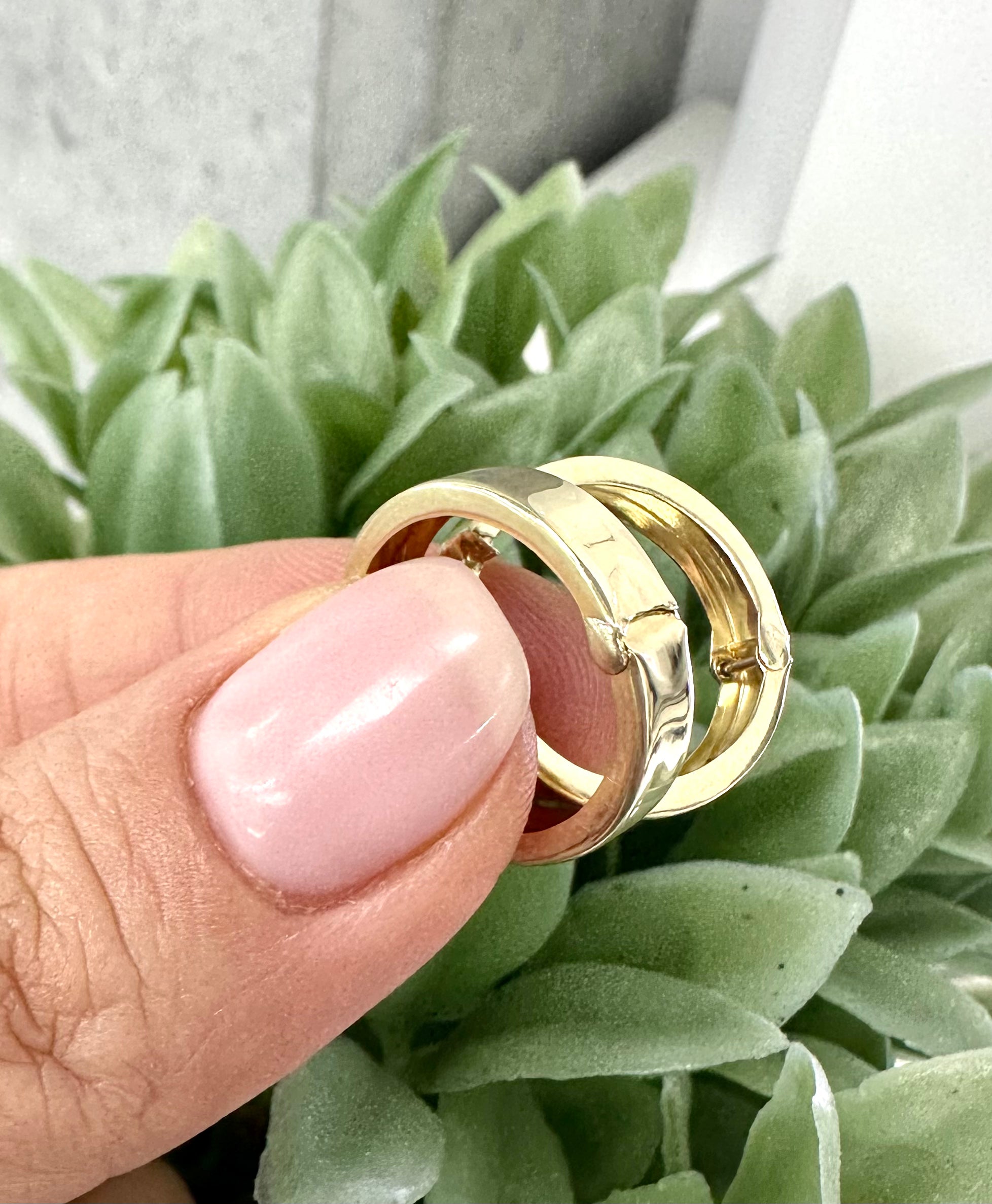 19mm Bold Hoop Earrings 10K Gold