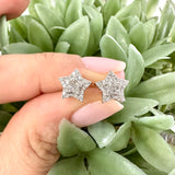 Petite boucle d'oreille à tige étoile en or 10 carats 0,31 ct