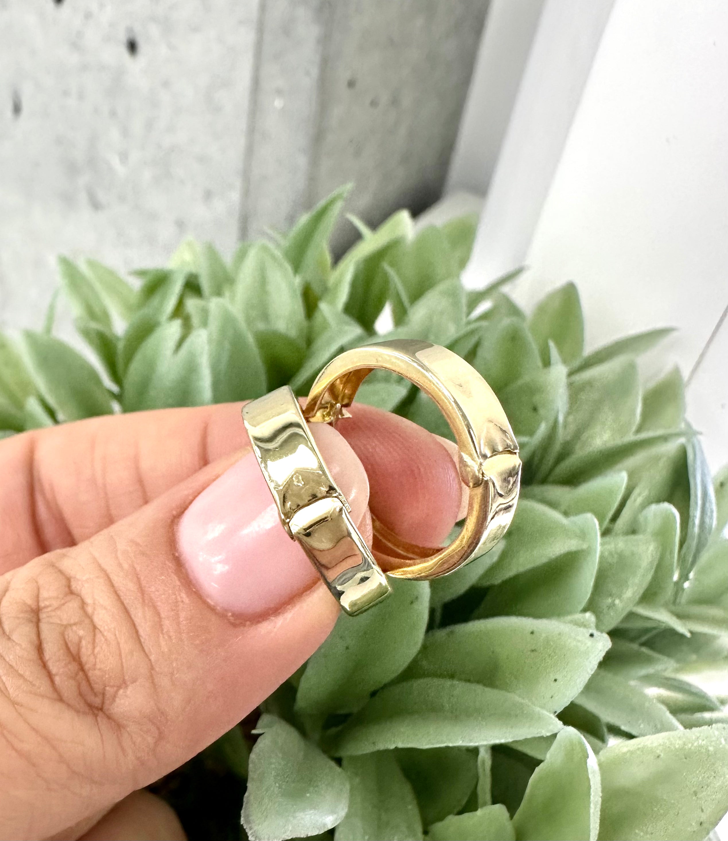 19mm Bold Hoop Earrings 10K Gold
