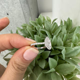 Bague de fiançailles diamant forme poire Halo