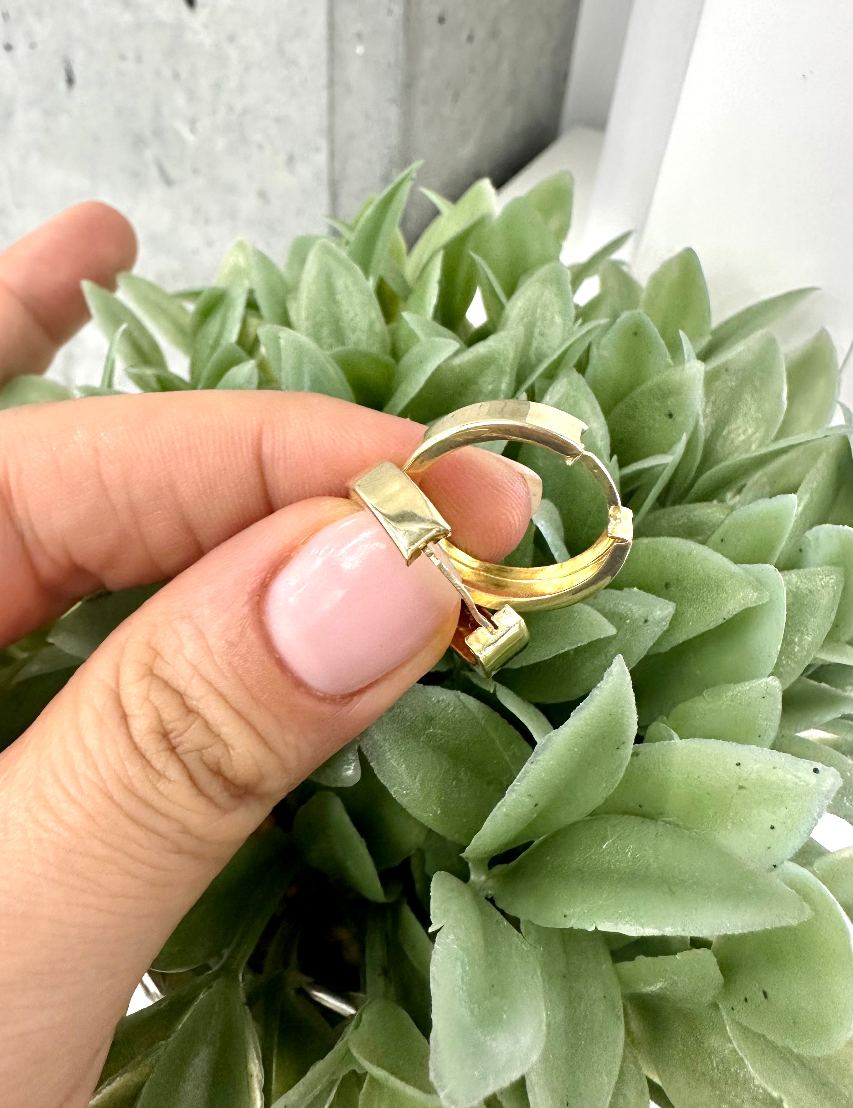 19mm Bold Hoop Earrings 10K Gold