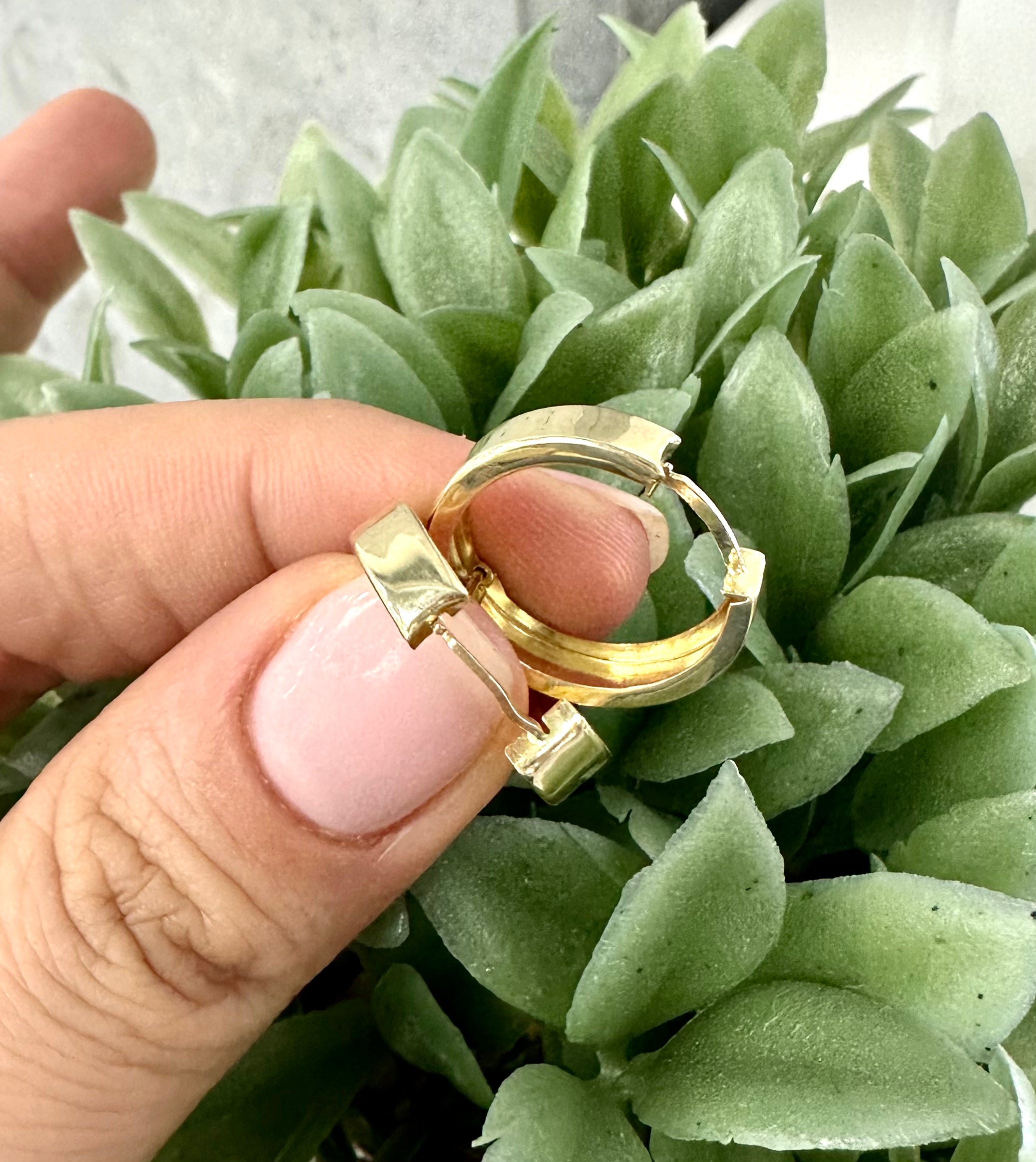 19mm Bold Hoop Earrings 10K Gold