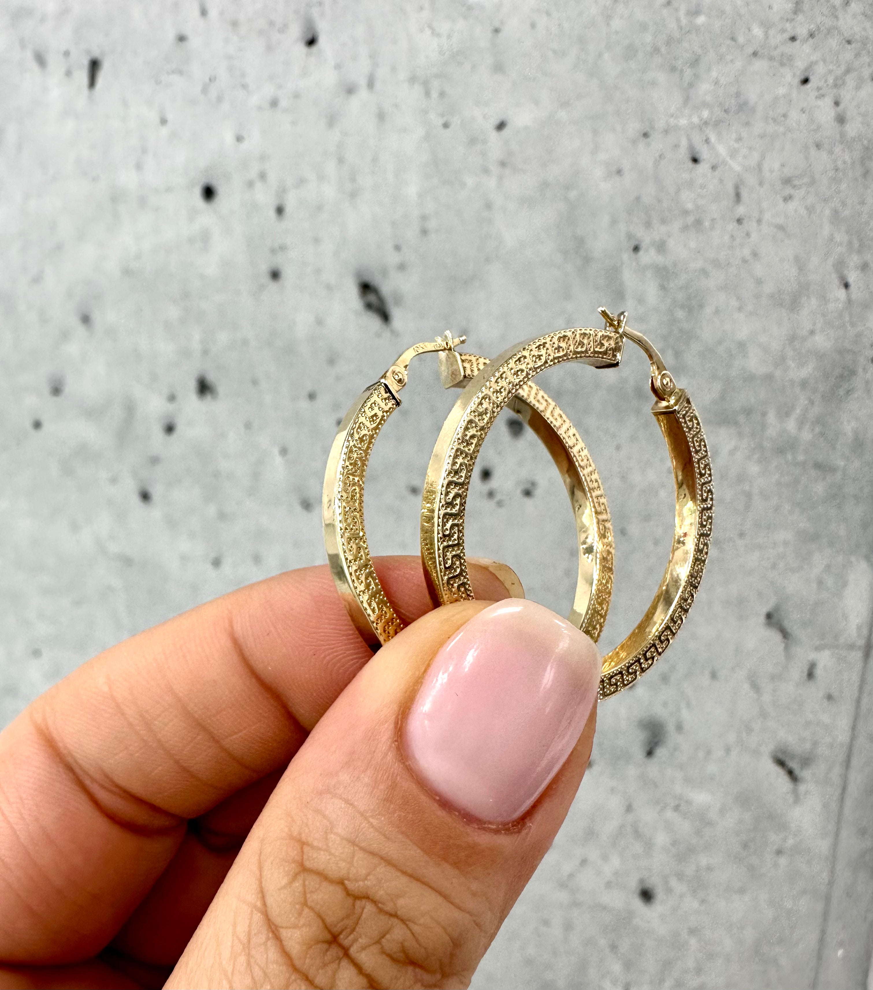 Classic Hoop Earrings 10K Gold