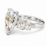 Bague à diamants poire et ovales — BeJolie Éclat