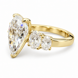 Bague à diamants poire et ovales — BeJolie Éclat