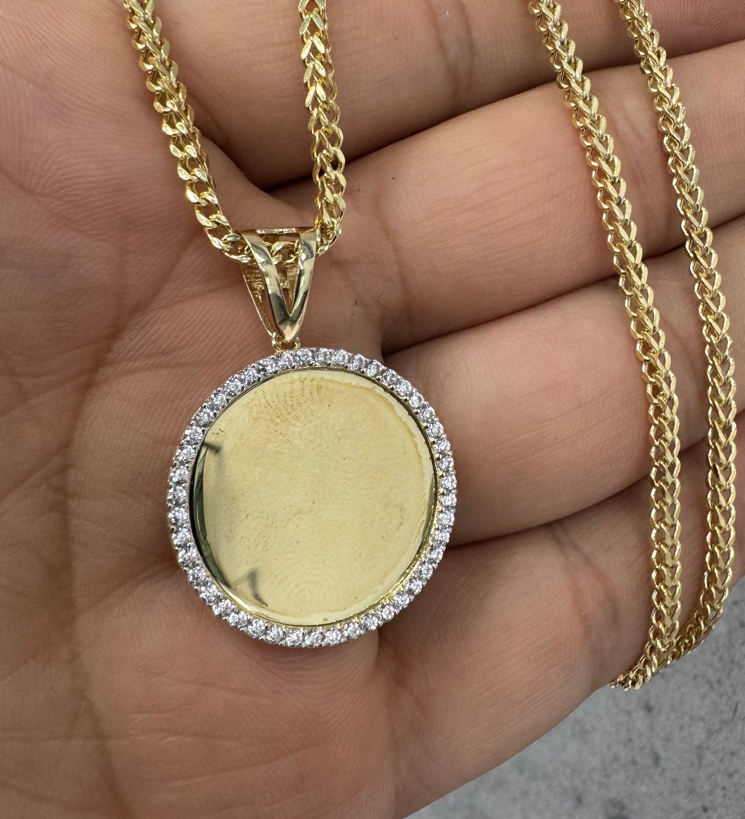 10K Gold Memory Pendant Zirconia 25MM