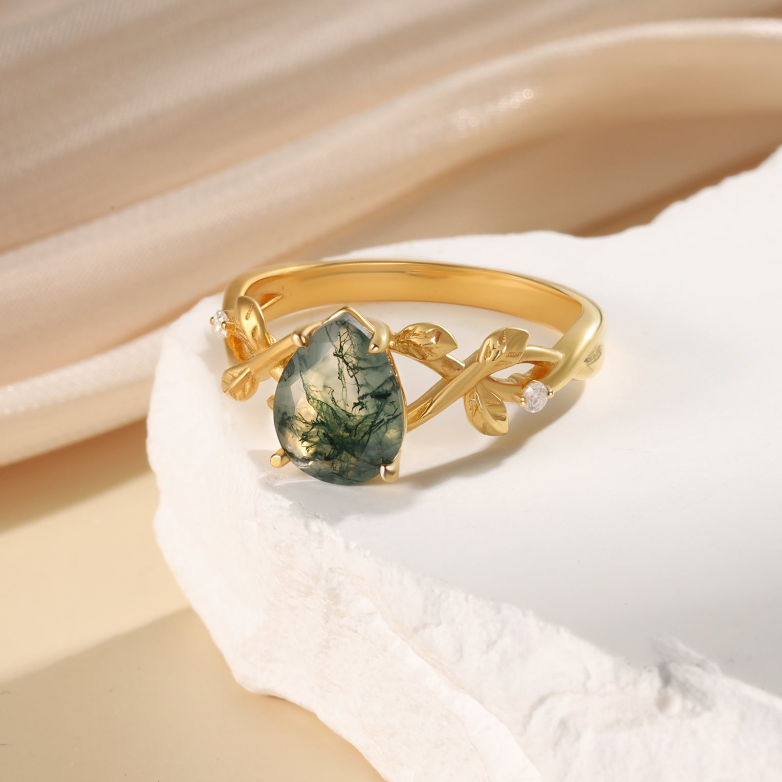 Moss Agate Pear shape Ring 18K Gold