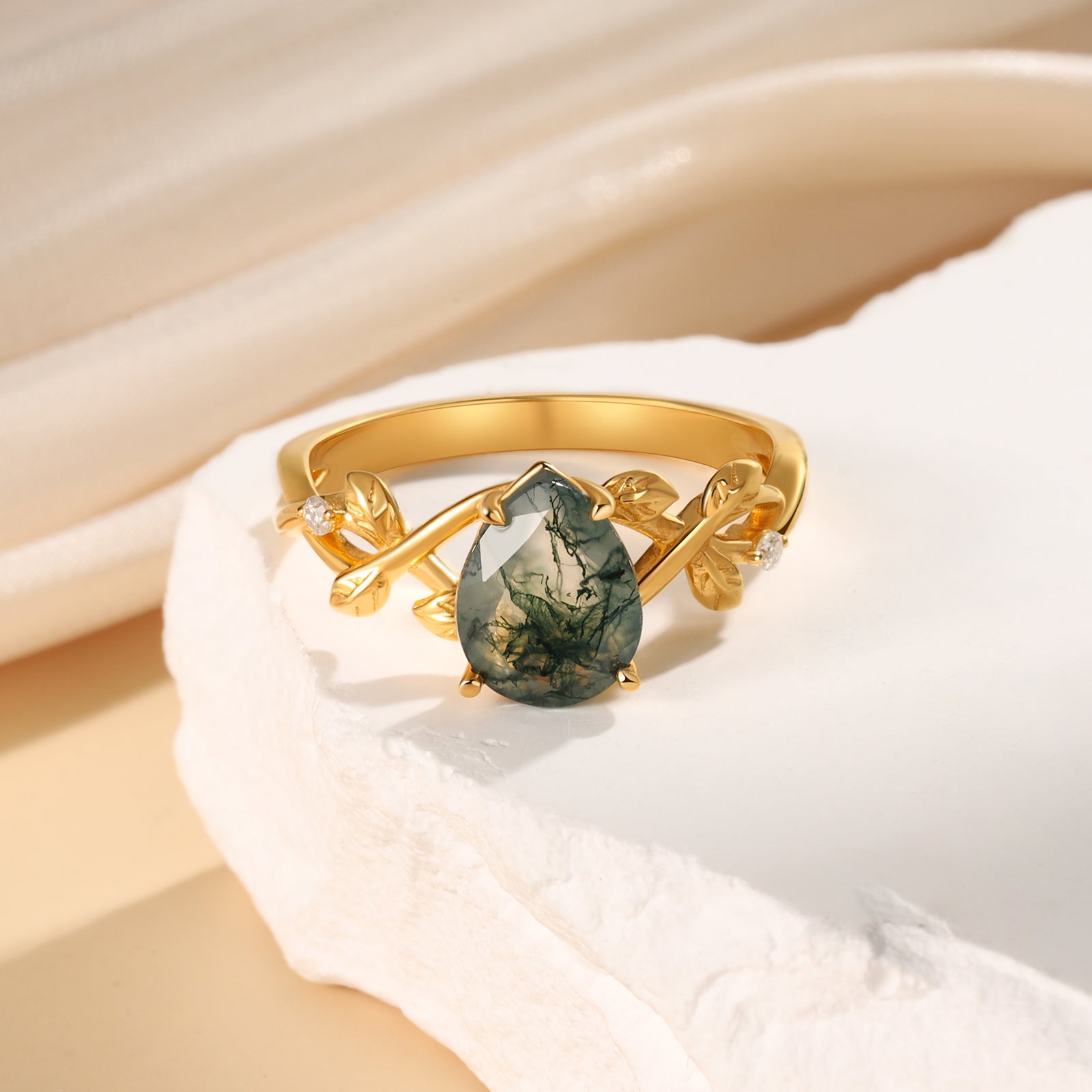 Moss Agate Pear shape Ring 18K Gold