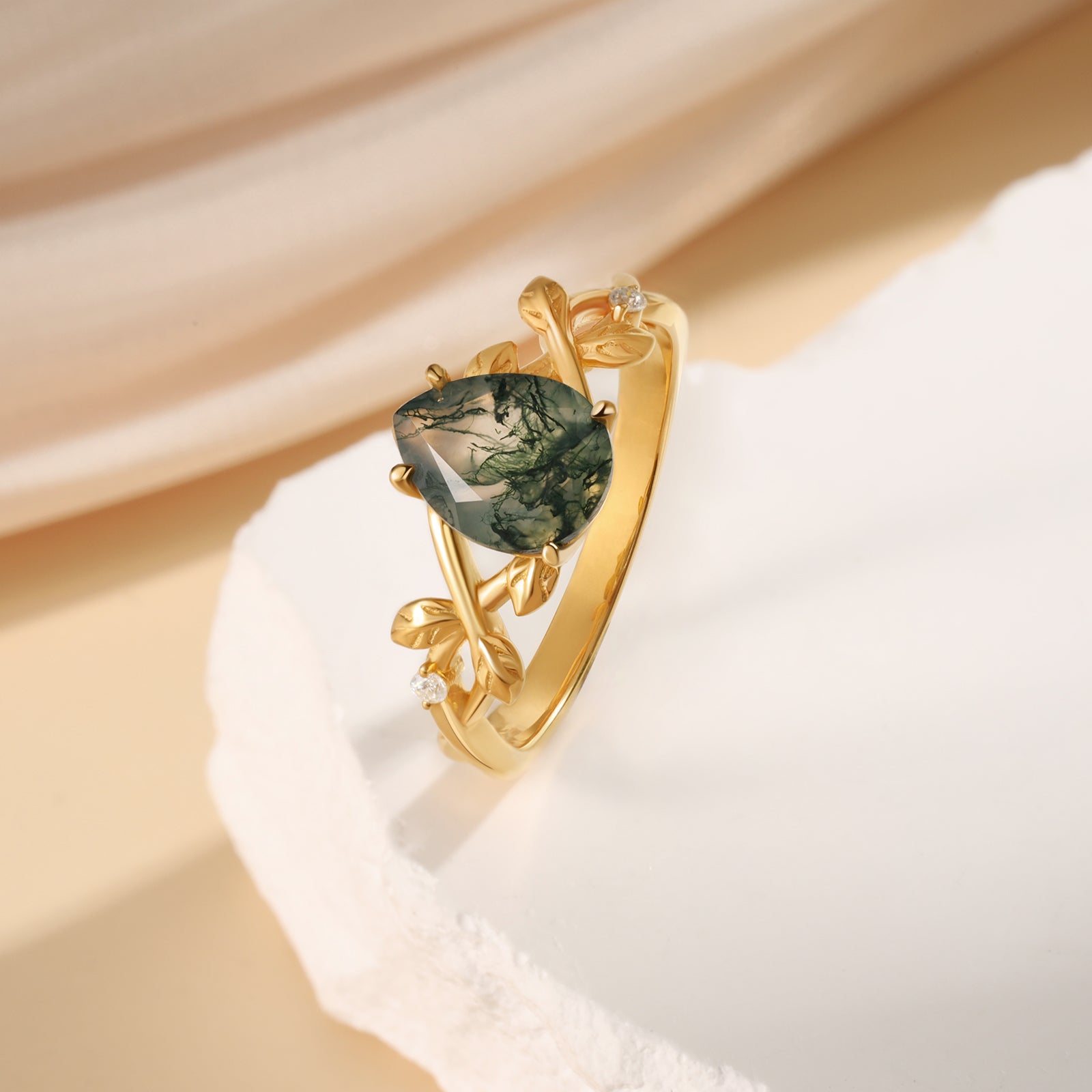 Moss Agate Pear shape Ring 18K Gold