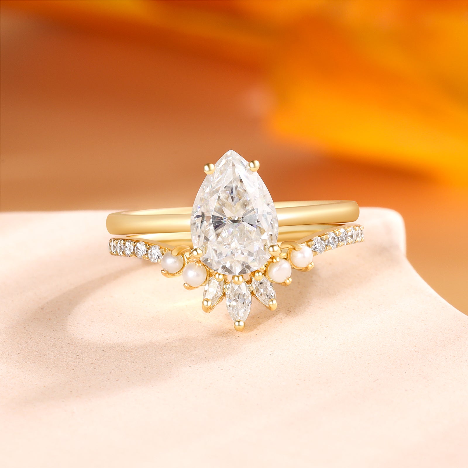 Pear shape Moissanite Ring Set