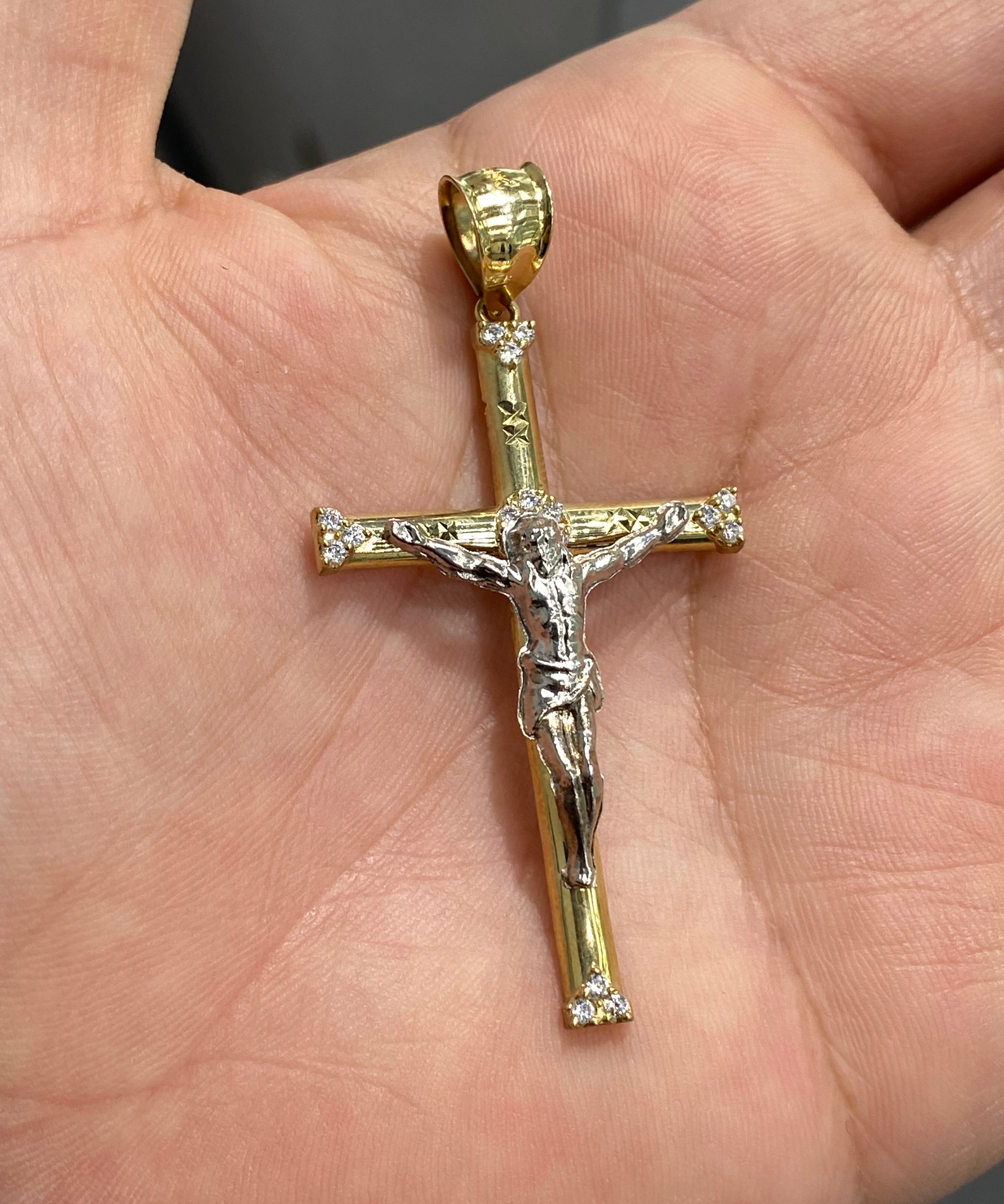 Pendentif Croix Jésus Blanc Brillant Or 10K