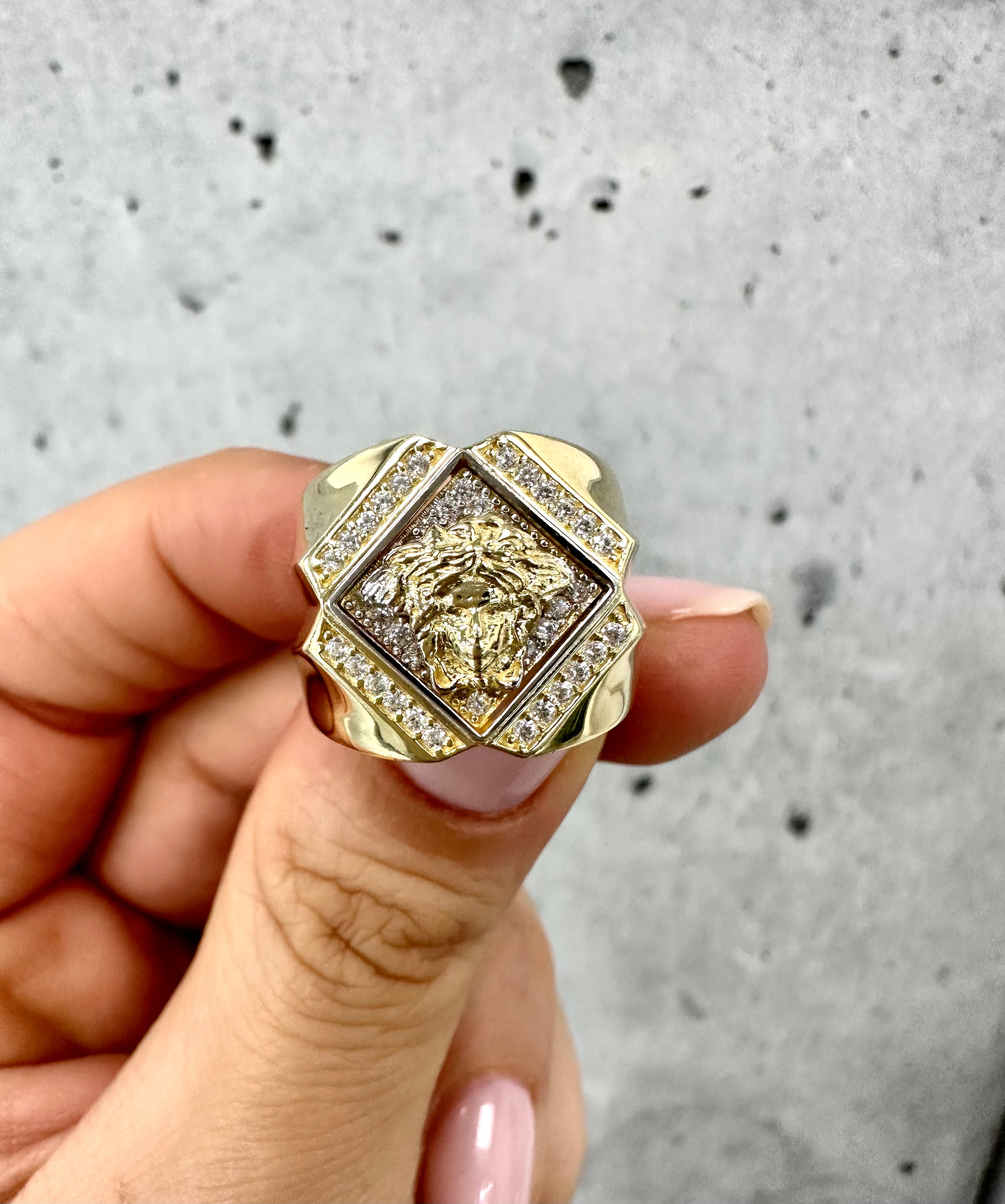 Medusa Shine Ring 10K Gold